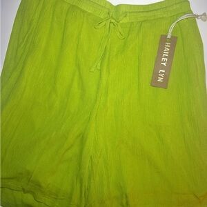NWT Hailey Lyn lime green shorts.